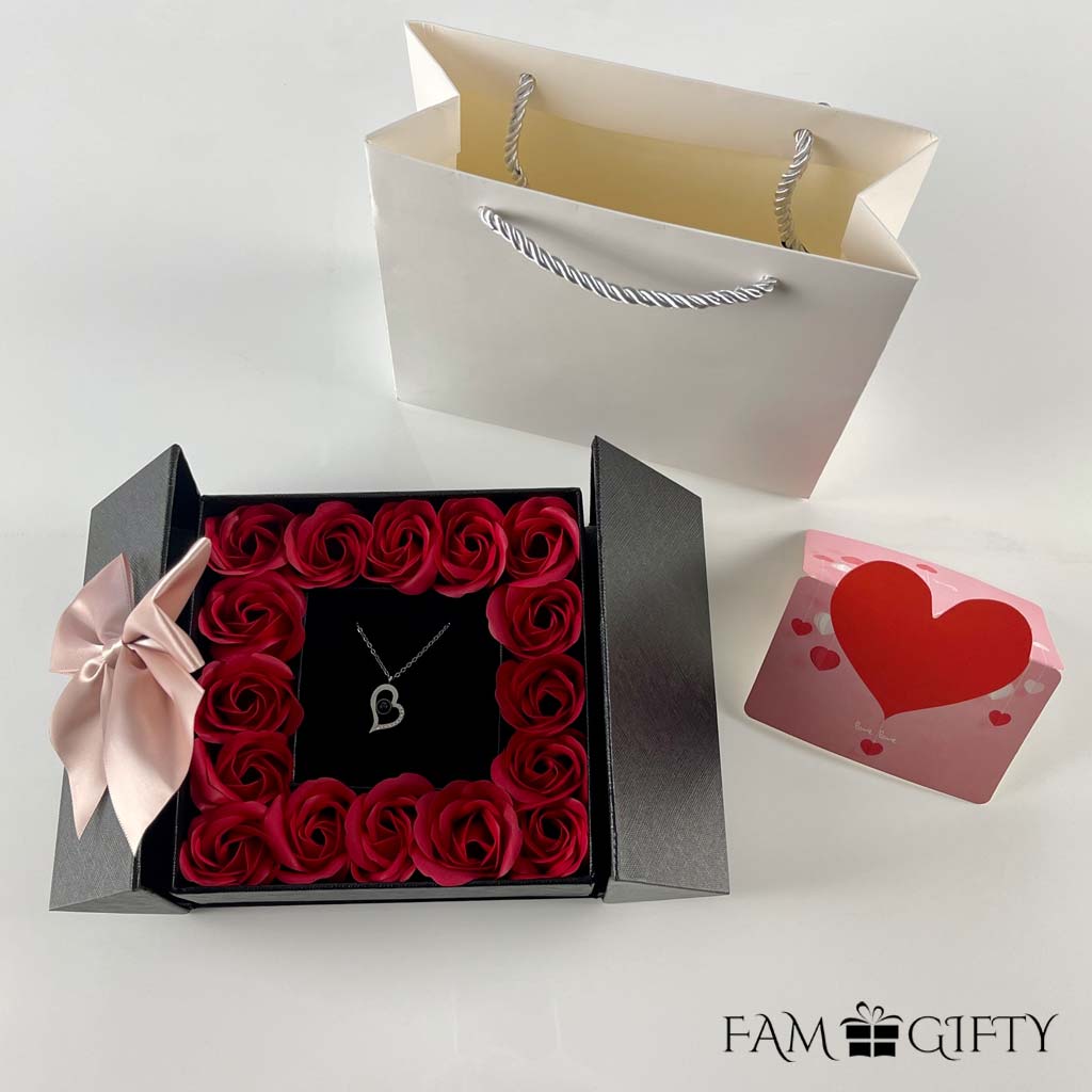 16 Mini Roses Jewelry Box with Heart Love Necklace Set