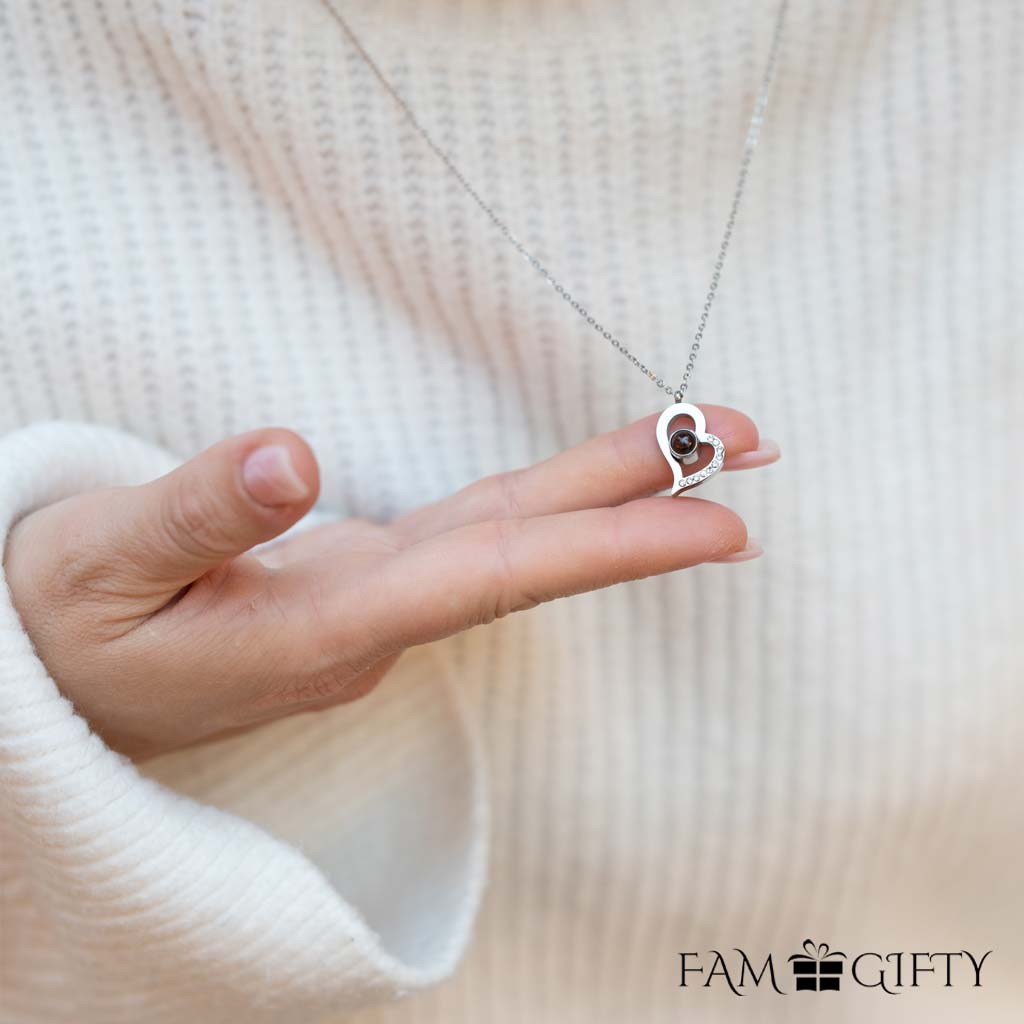 16 Mini Roses Jewelry Box with Heart Love Necklace Set