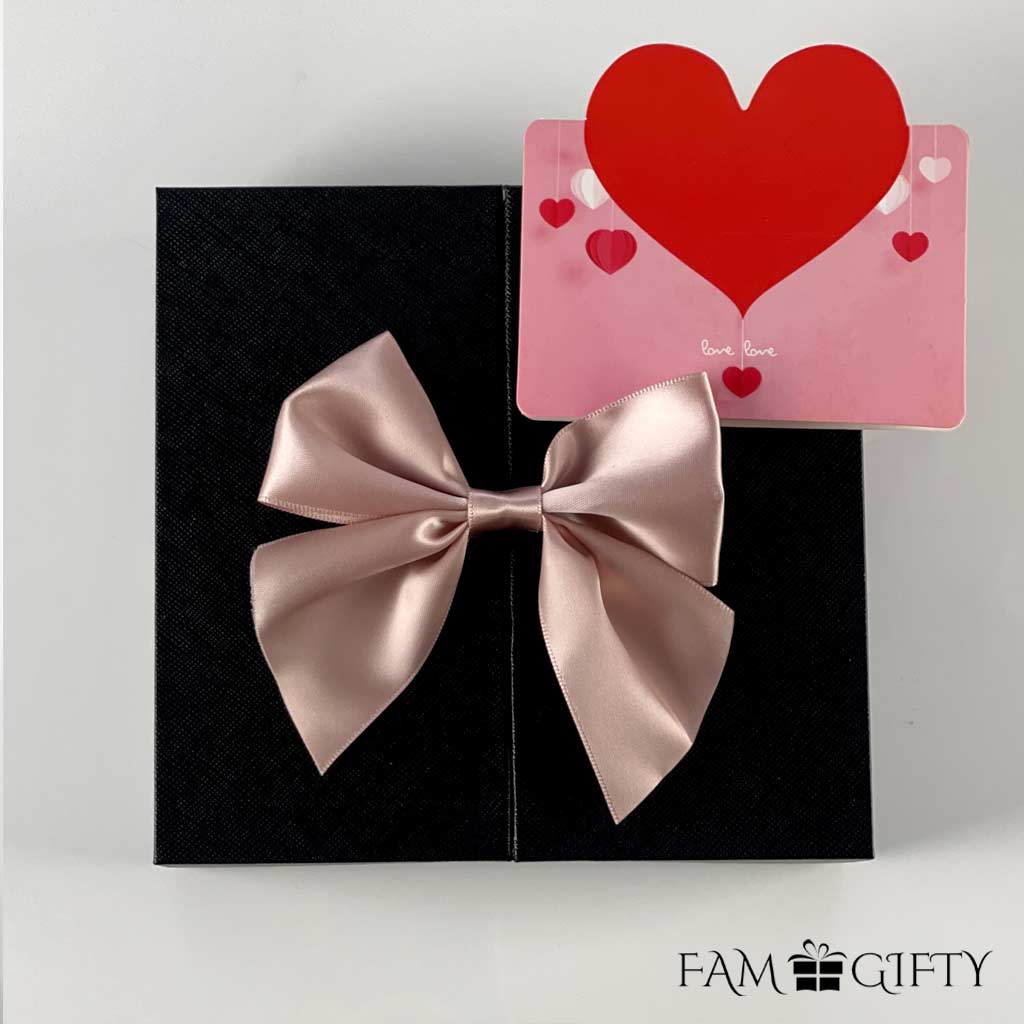 16 Mini Roses Jewelry Box with Heart Love Necklace Set